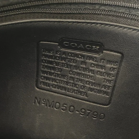 Vintage Coach Citi bag style 9790 in navy blue leather with brass hardware - Picture 2 of 8